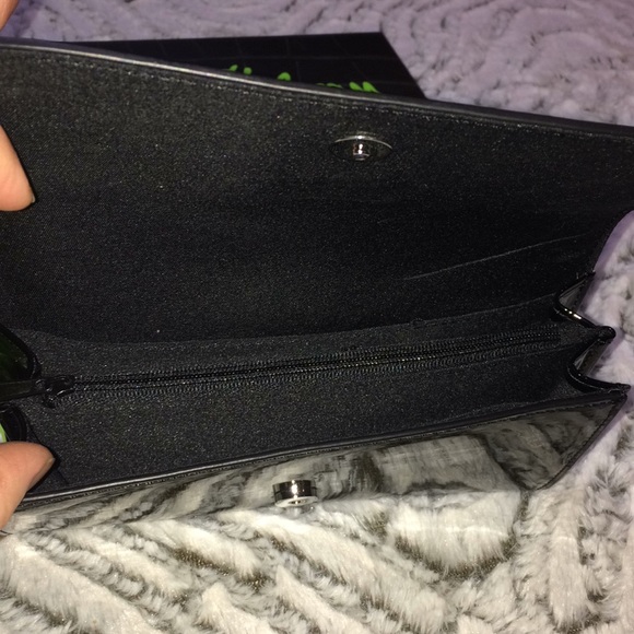 🌟 SAM EDELMAN Patent Bristol Flap Wallet - Picture 4 of 6